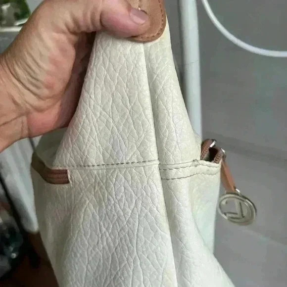 Lauren Conrad Shoulder Bag - Picture 4 of 10